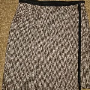 Ann Taylor six 6 Black Tweed skirt